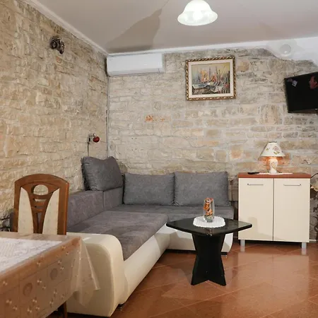 Apartments Faris Kanfanar Exterior photo