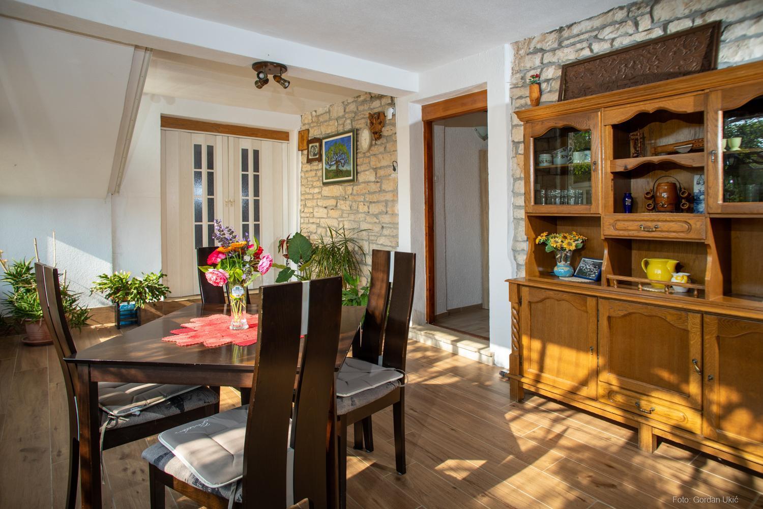 Apartament Faris