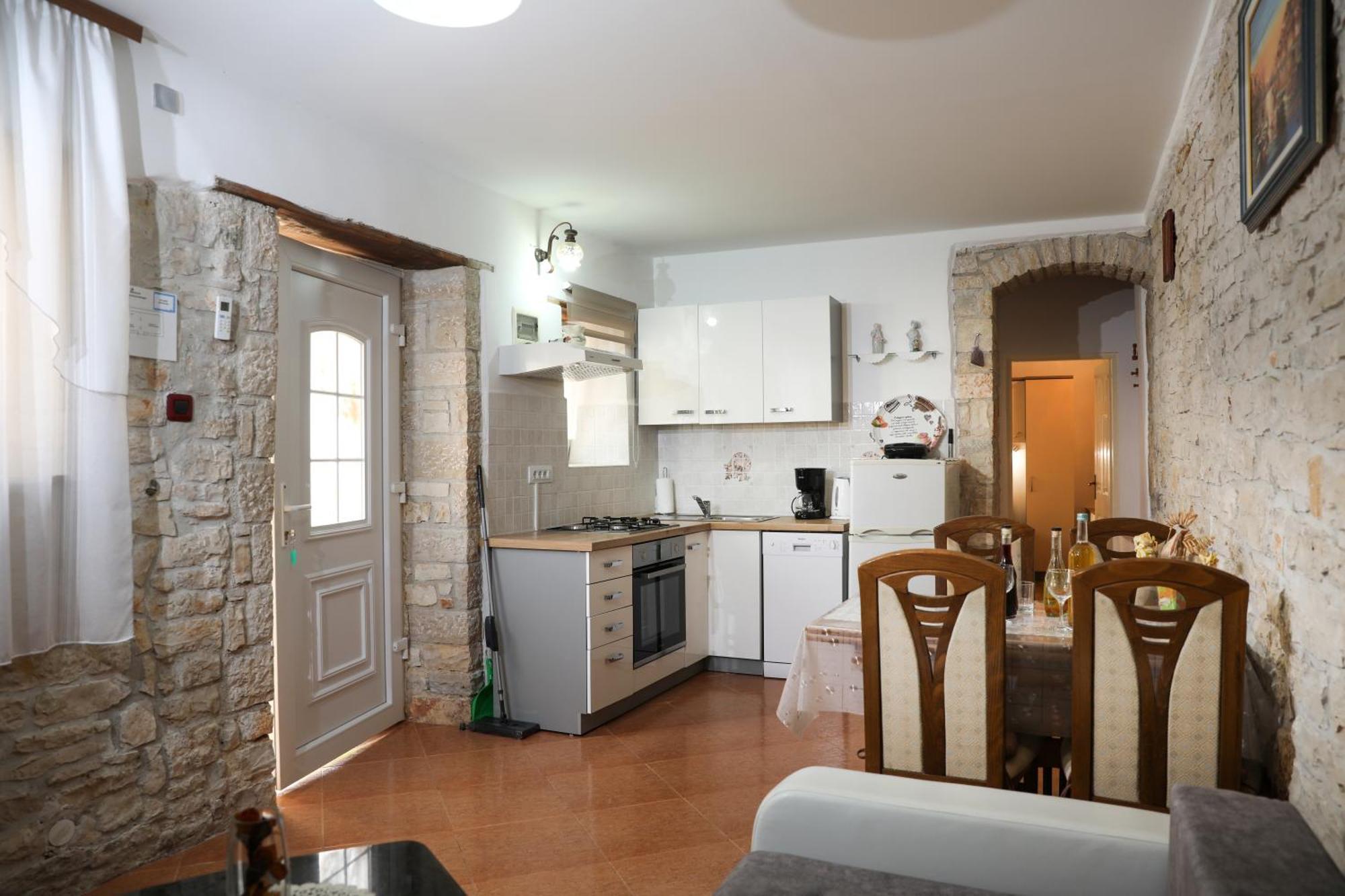 Faris Apartment