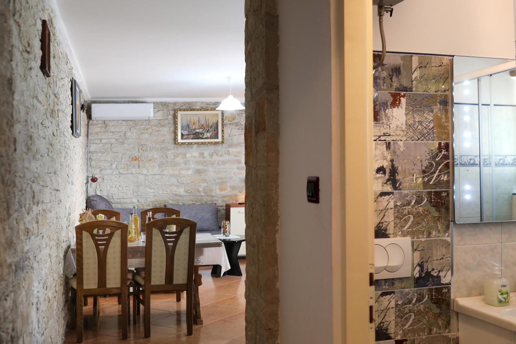 Faris Apartment